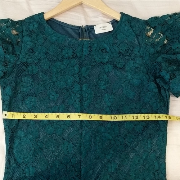 Green lace dress - Picture 4 of 6